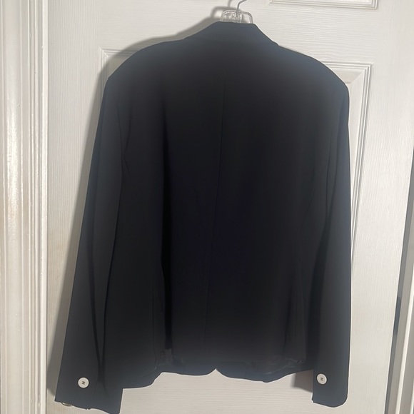 Jones of New York - Picture 5 of 7